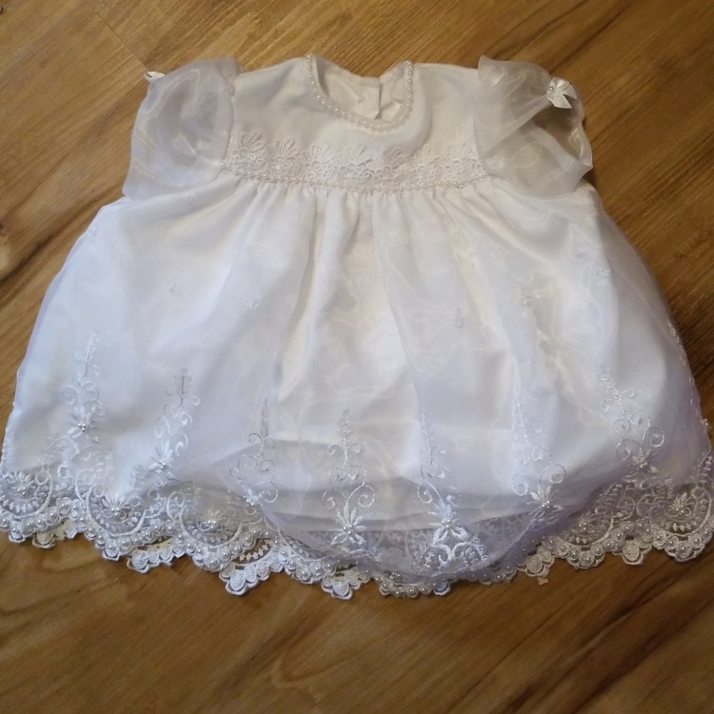White special occasion 6-9 m girl dress